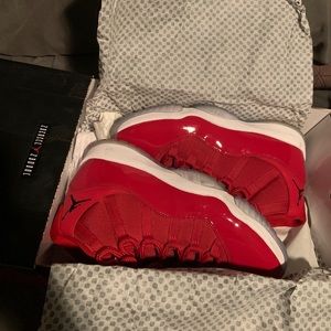 Men’s Retro Jordan 11s